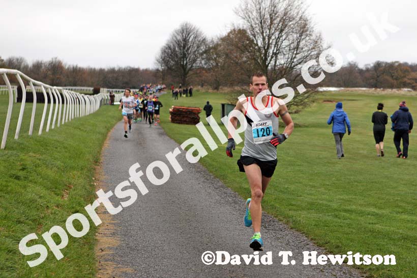 Blue 120, Newcastle Racecourse Half/Marathon/50k, Newcastle Racecourse, Gosforth, Newcastle. Photo: David T. Hewitson/Sports for All Pics